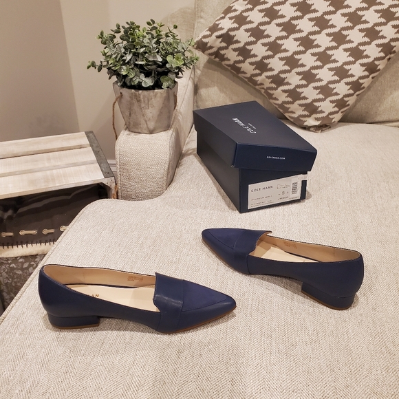 Brand new Cole Haan blue pointed flats shoes 5B